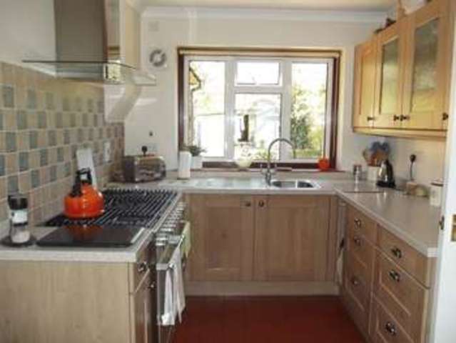  Image of 3 Bedroom Semi-Detached for sale at Reading Road Burghfield Common Reading, RG7 3QA