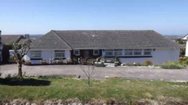  Image of 4 Bedroom Bungalow for sale at Redruth Cornwall Redruth, TR15 1NX