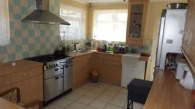  Image of 4 Bedroom Bungalow for sale at Redruth Cornwall Redruth, TR15 1NX