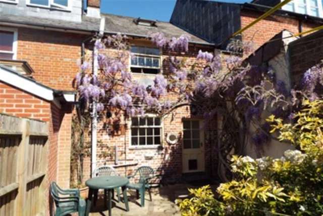  Image of 2 Bedroom Detached to rent at Romsey, SO51 8JB