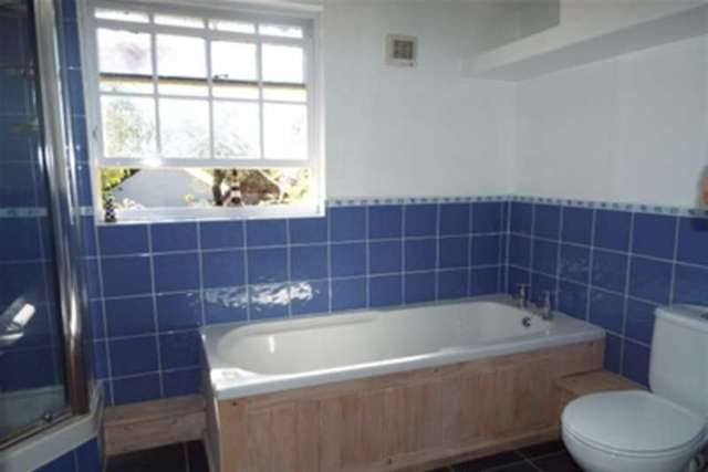 Image of 2 Bedroom Detached to rent at Romsey, SO51 8JB