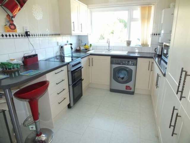  Image of 2 Bedroom Flat for sale at Alleyn Court  Seaton, EX12 2JX