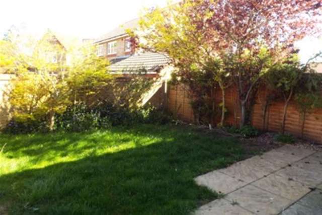  Image of 3 Bedroom Detached to rent at Cowes, PO31 7UY