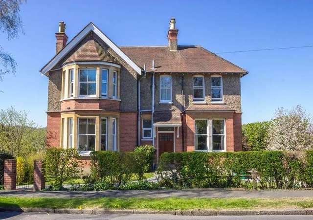  Image of 4 Bedroom Detached for sale at Purley Purley, CR8 1AG