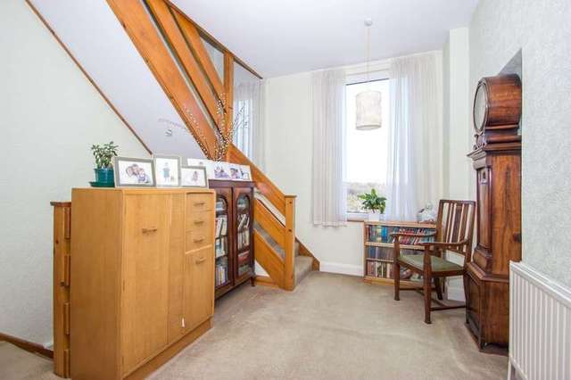  Image of 4 Bedroom Detached for sale at Purley Purley, CR8 1AG