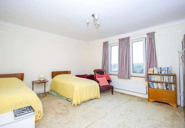  Image of 4 Bedroom Detached for sale at Purley Purley, CR8 1AG