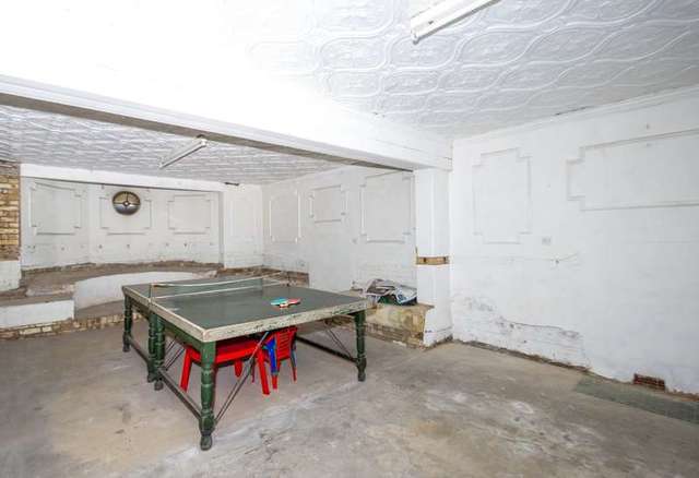  Image of 4 Bedroom Detached for sale at Purley Purley, CR8 1AG