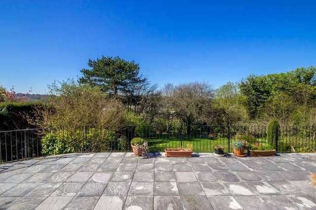  Image of 4 Bedroom Detached for sale at Purley Purley, CR8 1AG