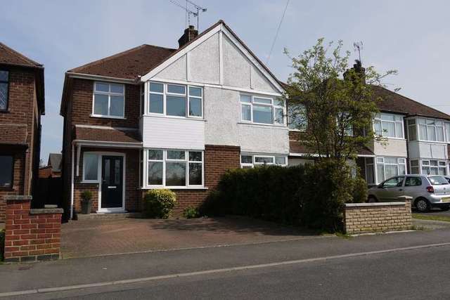  Image of 3 Bedroom Semi-Detached for sale at Leamington Spa Warwickshire, CV31 3DE