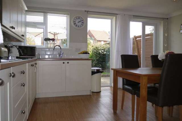  Image of 3 Bedroom Semi-Detached for sale at Leamington Spa Warwickshire, CV31 3DE