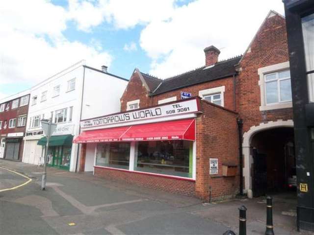  Image of 2 Bedroom Apartment to rent at Loughton, IG10 2RW