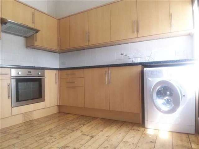  Image of 2 Bedroom Apartment to rent at Loughton, IG10 2RW