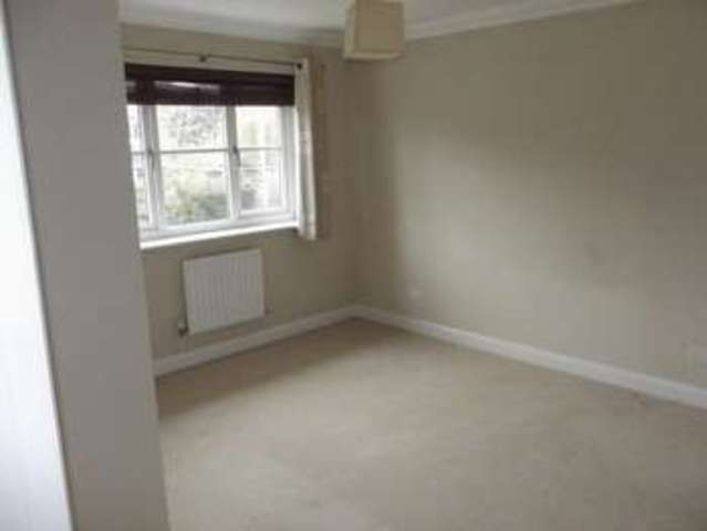  Image of 3 Bedroom Detached to rent at Woodcock Court Three Mile Cross Reading, RG7 1BZ