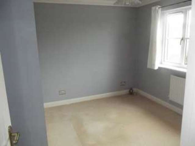  Image of 3 Bedroom Detached to rent at Woodcock Court Three Mile Cross Reading, RG7 1BZ