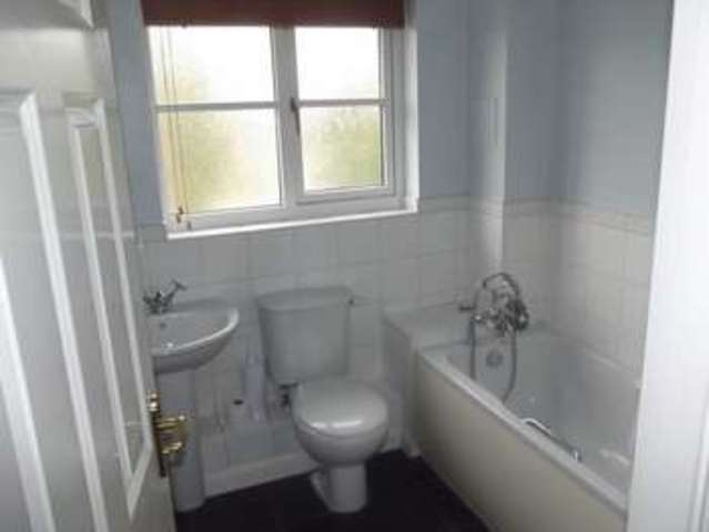  Image of 3 Bedroom Detached to rent at Woodcock Court Three Mile Cross Reading, RG7 1BZ