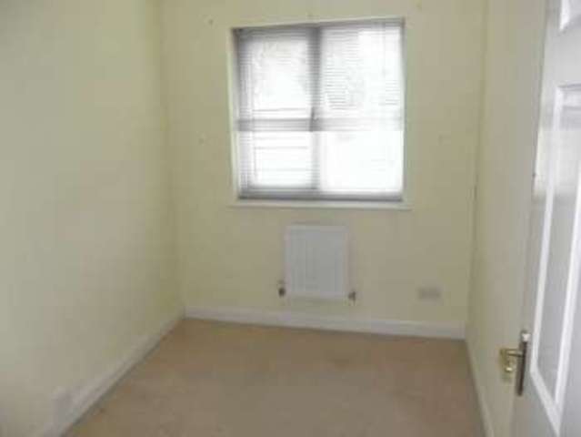 Image of 3 Bedroom Detached to rent at Woodcock Court Three Mile Cross Reading, RG7 1BZ