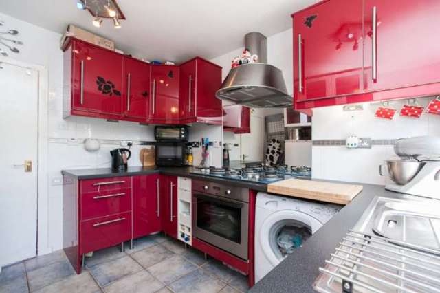  Image of 4 Bedroom Detached for sale at Sunningdale Drive  Bridge of Weir, PA11 3HX