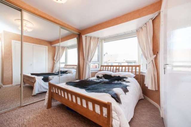  Image of 4 Bedroom Detached for sale at Sunningdale Drive  Bridge of Weir, PA11 3HX