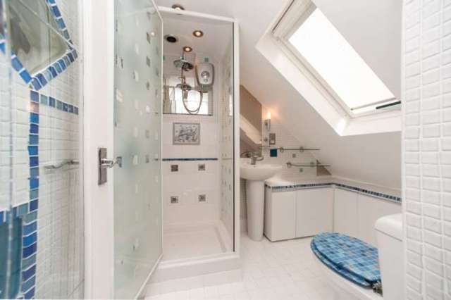  Image of 4 Bedroom Detached for sale at Sunningdale Drive  Bridge of Weir, PA11 3HX