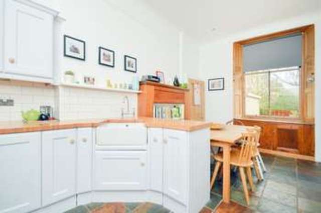  Image of 2 Bedroom Flat for sale at Maurice Place Blackford Edinburgh, EH9 3EP