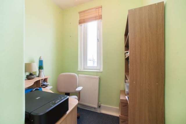  Image of 2 Bedroom Semi-Detached for sale at Braidfauld Place  Glasgow, G32 8PU
