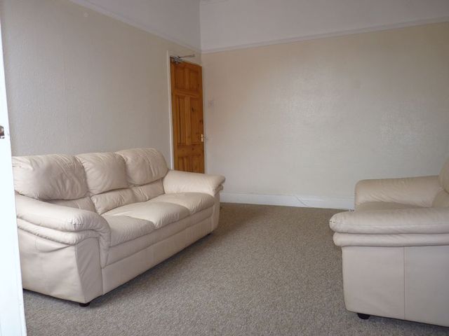  Image of 3 Bedroom Flat to rent at Addycombe Terrace Array Byker, NE6 5NB