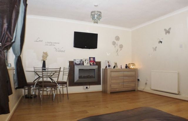  Image of 2 Bedroom Flat for sale at Alder Close Array Midge Hall, PR26 7TT