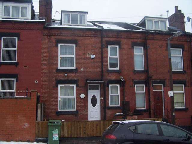  Image of 2 Bedroom Terraced to rent at Leeds, LS8 5BY