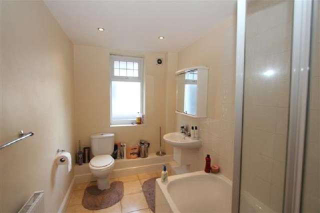  Image of 1 Bedroom Flat for sale at Aspen Lodge  Edgware, HA8 7PB