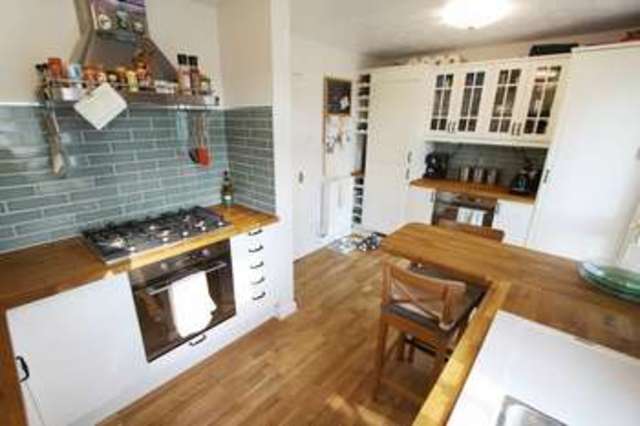  Image of 3 Bedroom Semi-Detached for sale at Barons Mead  Southampton, SO16 9TD