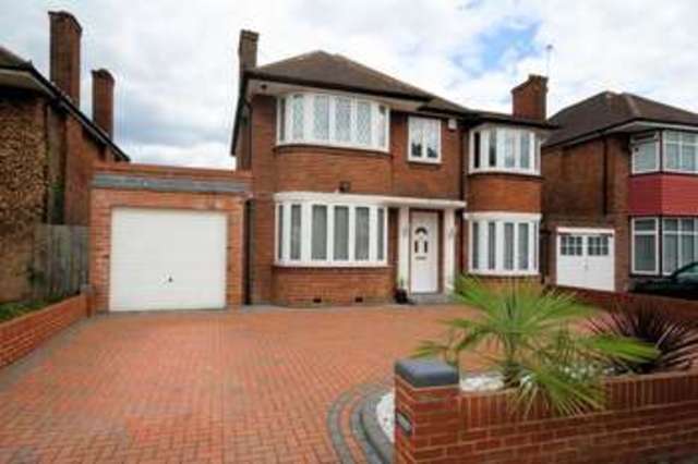  Image of 4 Bedroom Detached for sale at Stanmore Middlesex Stanmore, HA7 2QA