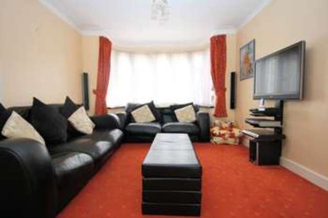  Image of 4 Bedroom Detached for sale at Stanmore Middlesex Stanmore, HA7 2QA