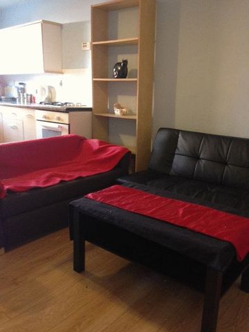  Image of 4 Bedroom House Share to rent at Beverly Road Array Bolton, BL1 4DY