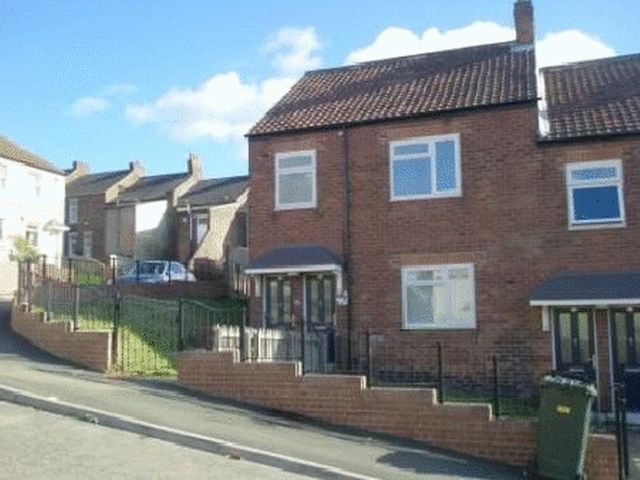  Image of 2 Bedroom Flat to rent at Bilbrough Gardens Array Blakelaw, NE4 8YA