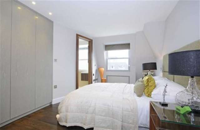  Image of 4 Bedroom Flat to rent at London, NW8 6NH