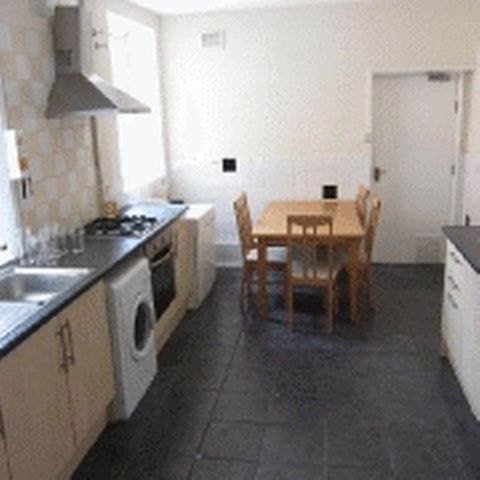  Image of 6 Bedroom Detached to rent at Brighton Grove Array Blakelaw, NE4 5NT