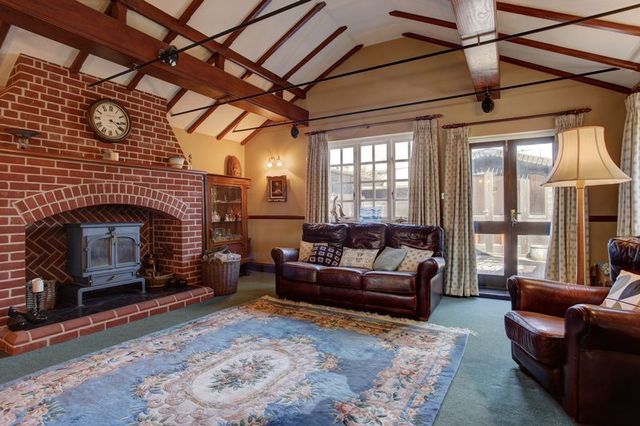 Image of 4 Bedroom Detached for sale at 65 Southend Road Bungay Bungay, NR35 1DN