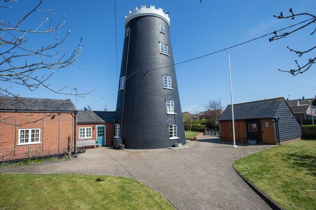  Image of 4 Bedroom Detached for sale at 65 Southend Road Bungay Bungay, NR35 1DN
