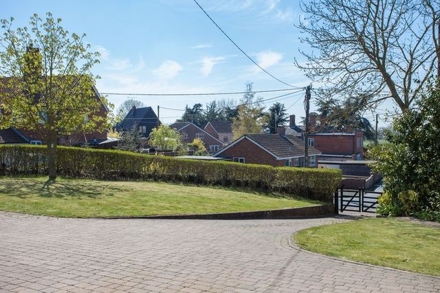  Image of 4 Bedroom Detached for sale at 65 Southend Road Bungay Bungay, NR35 1DN