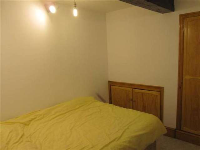  Image of 2 Bedroom Terraced to rent at Norland Town, HX6 2AY