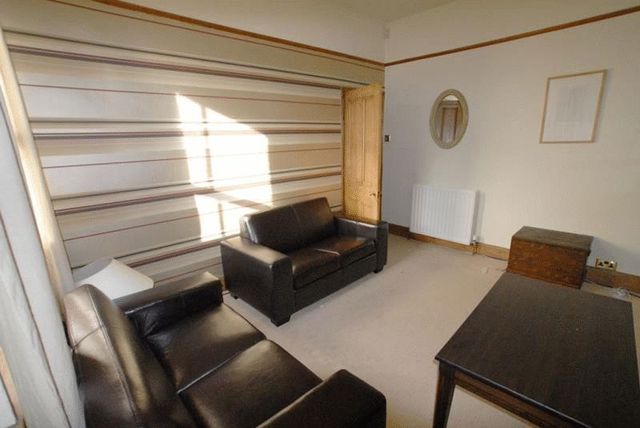  Image of 2 Bedroom Flat to rent at Causey Street Array Gosforth, NE3 4DJ