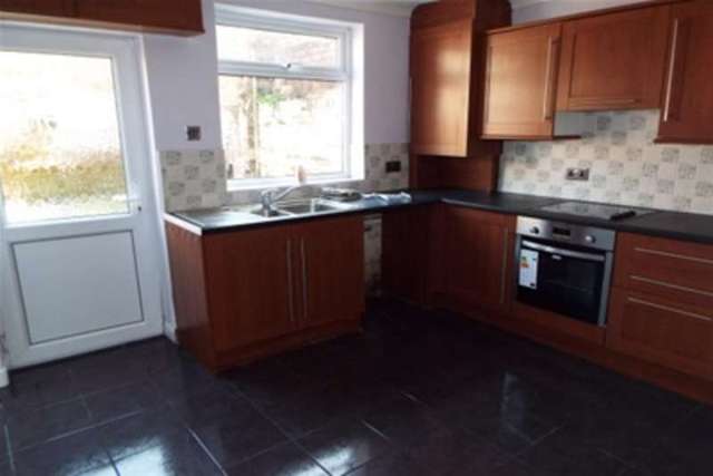  Image of 2 Bedroom Terraced to rent at Stoke-on-Trent, ST7 4NT