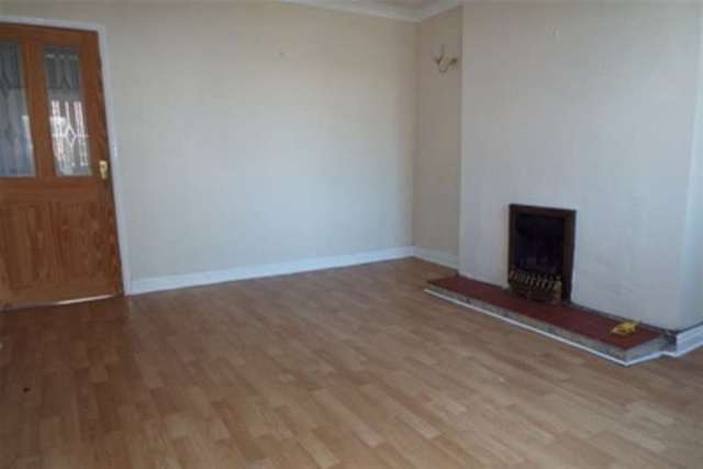  Image of 2 Bedroom Terraced to rent at Stoke-on-Trent, ST7 4NT