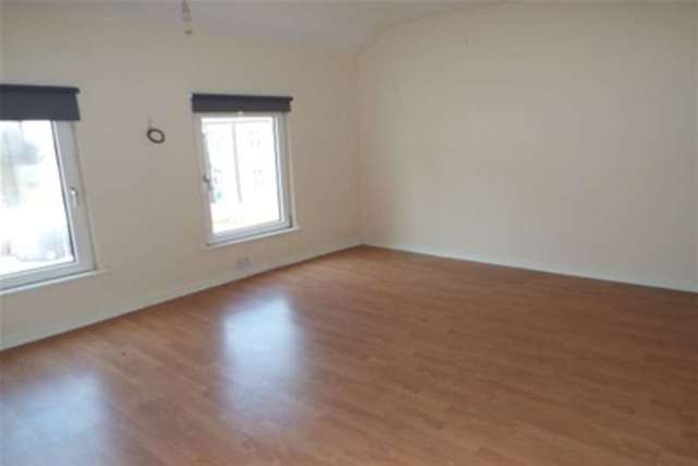  Image of 2 Bedroom Terraced to rent at Stoke-on-Trent, ST7 4NT