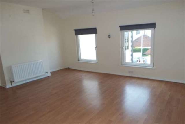  Image of 2 Bedroom Terraced to rent at Stoke-on-Trent, ST7 4NT