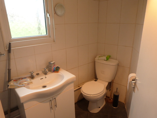  Image of Studio to rent at Dawley Road  Hayes, UB3 1EB