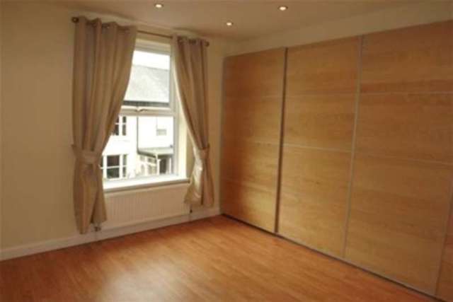  Image of 1 Bedroom Flat to rent at Sheffield, S8 9EN