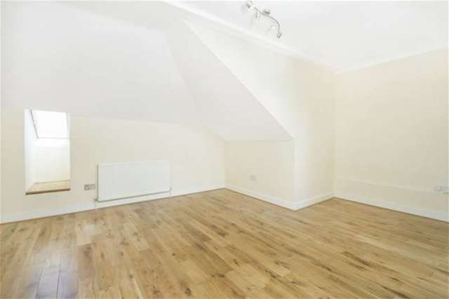  Image of 1 Bedroom Flat for sale at West Norwood, SE27 0PF