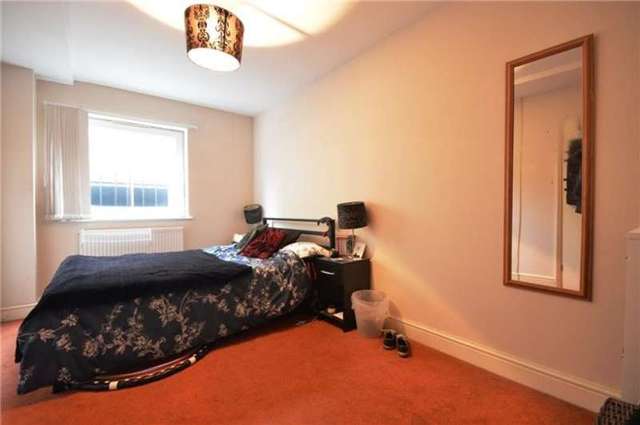  Image of 3 Bedroom Flat to rent at Chesterton, CB4 1DD