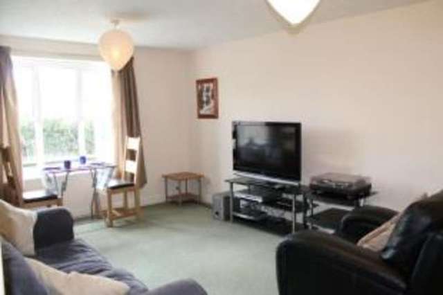  Image of 2 Bedroom Flat for sale at Leamington Spa Warwickshire Whitnash, CV31 3BY